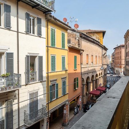 A Due Passi Dalla Pinacoteca Apartment Болонья Экстерьер фото
