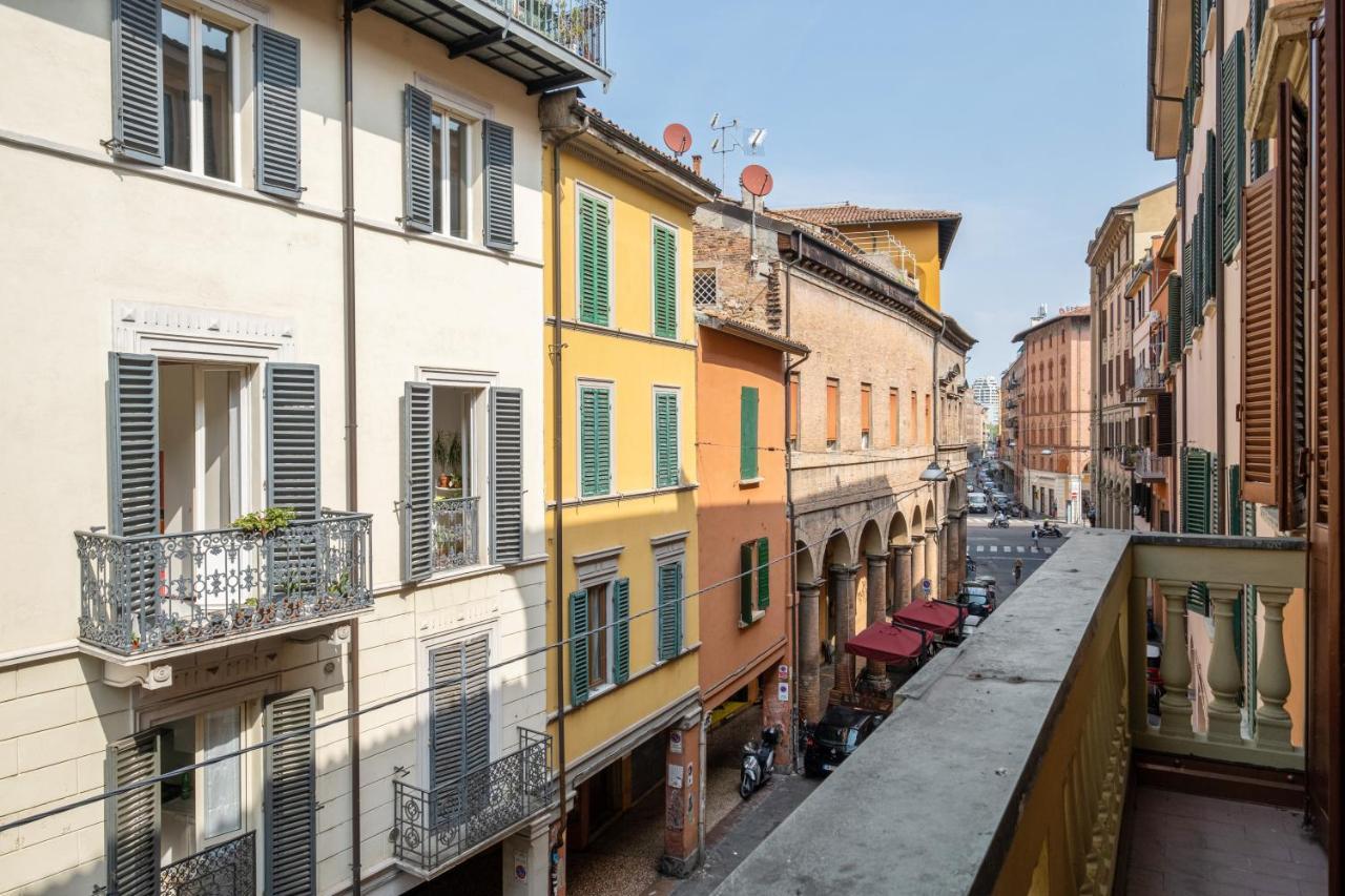 A Due Passi Dalla Pinacoteca Apartment Болонья Экстерьер фото