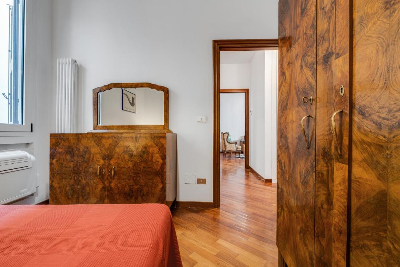 A Due Passi Dalla Pinacoteca Apartment Болонья Экстерьер фото