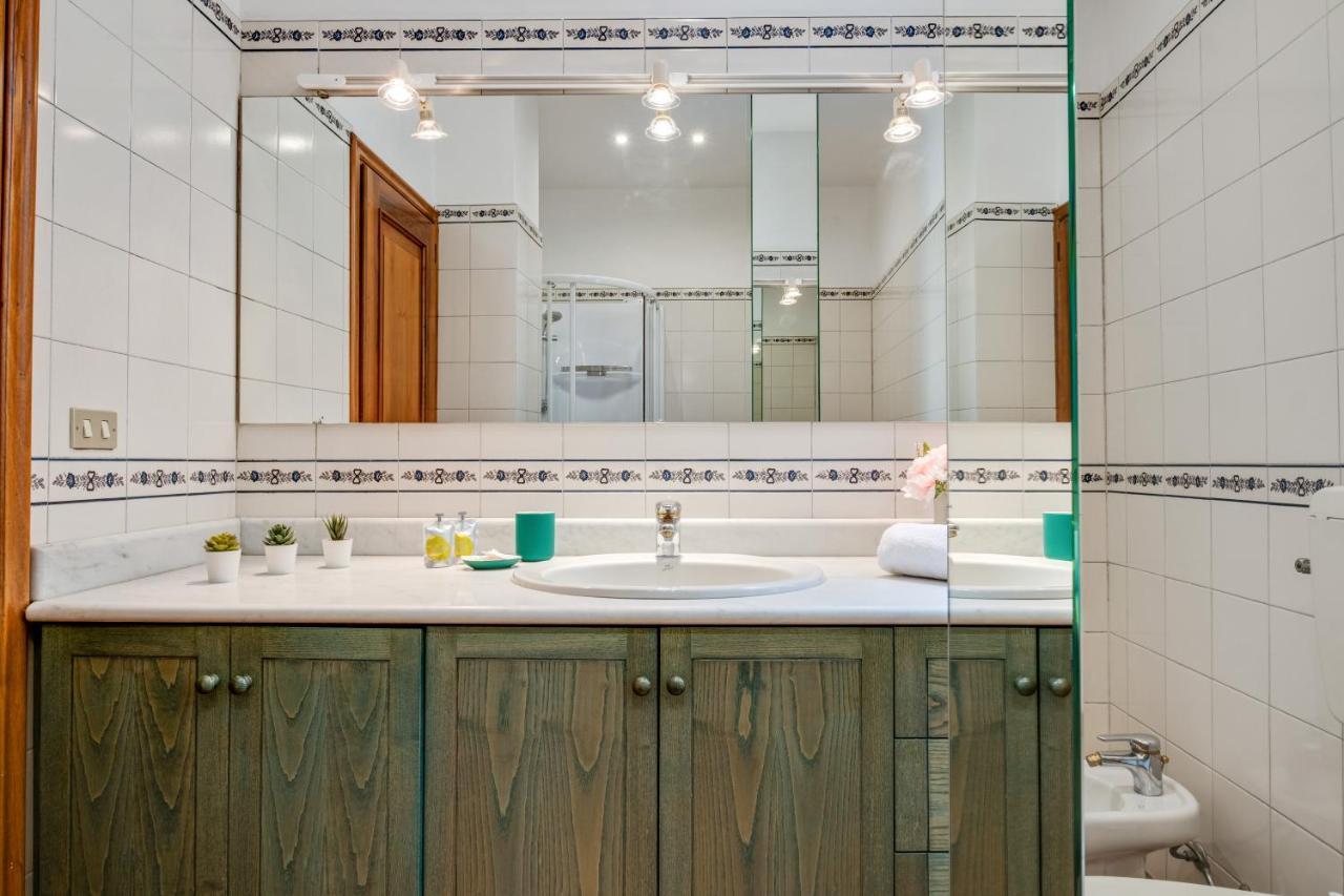 A Due Passi Dalla Pinacoteca Apartment Болонья Экстерьер фото